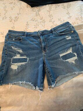 American Eagle Distressed Denim Shorts size 16